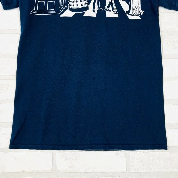 Ripple Junction Doctor Who Abbey Road Parody Graphic Tee Navy Blue Small - Picture 2 of 12